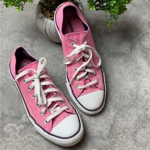- Women Converse Chuck Taylor/ Size:9